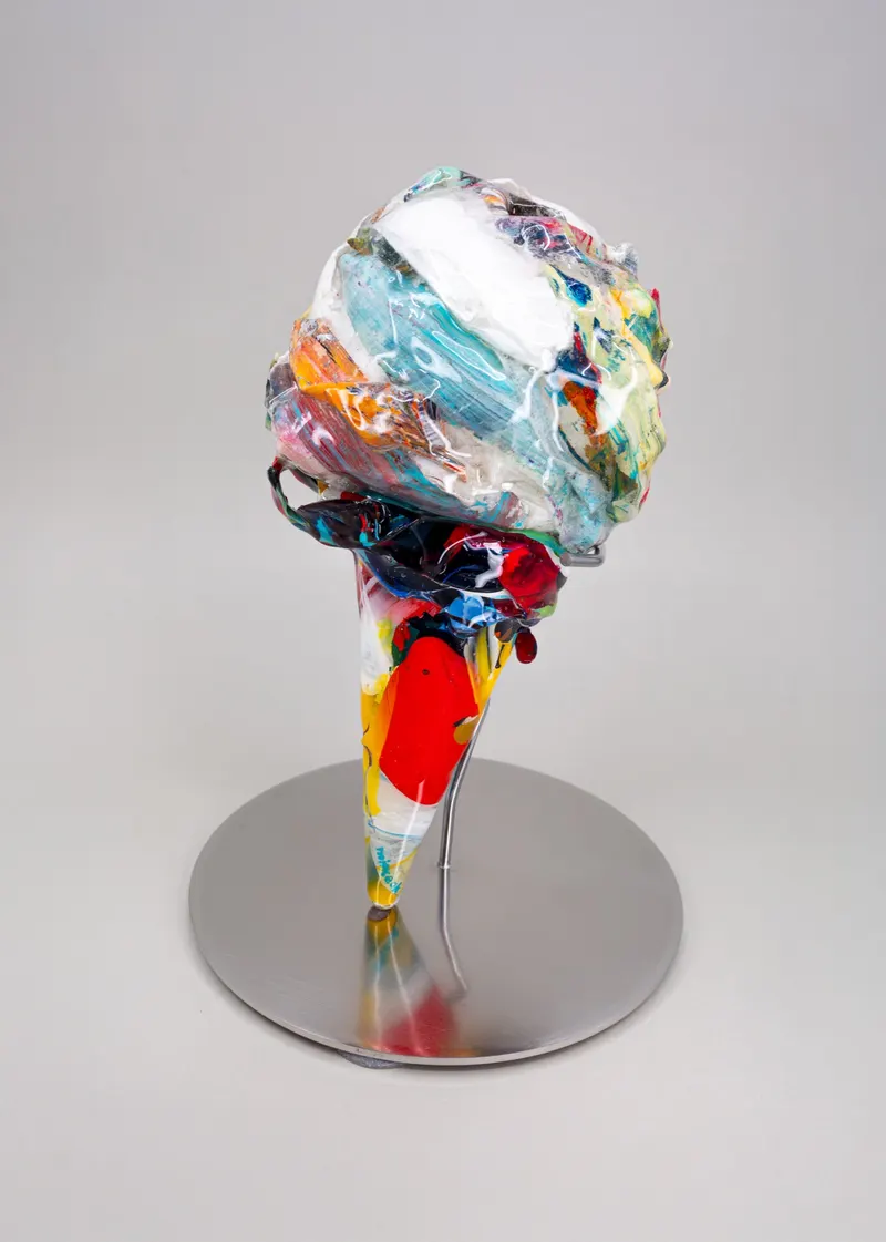강민석 Minseok Kang, Friday Ice Cream (2024) — 팝 컬처 캐릭터를 입은 레진 아이스크림 소형 조각, Acrylic paint, resin, stainless steel