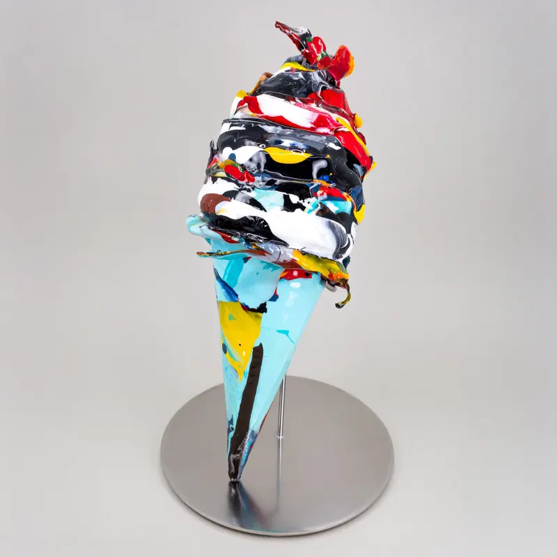 강민석 Minseok Kang, Olympic Flame (2023) — 팝 컬처 캐릭터를 입은 레진 아이스크림 소형 조각, Acrylic paint, resin, stainless steel